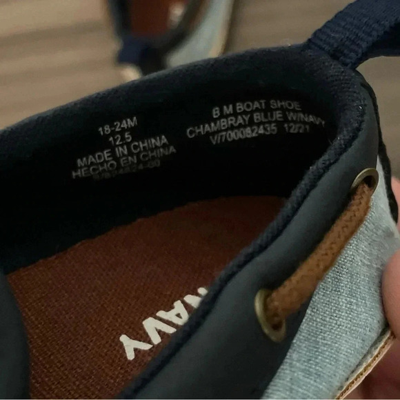 Old Navy Chambray blue with Navy boat shoes size 18-24 months - Picture 2 of 6